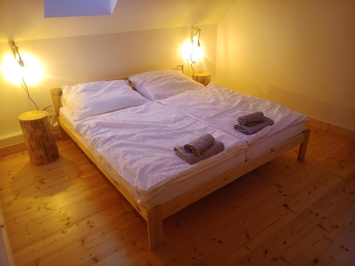 Wellness Srub U Holubu Villa Malsice Bagian luar foto