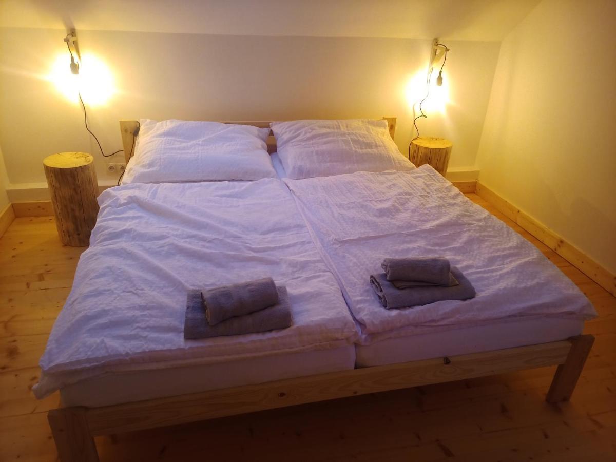 Wellness Srub U Holubu Villa Malsice Bagian luar foto
