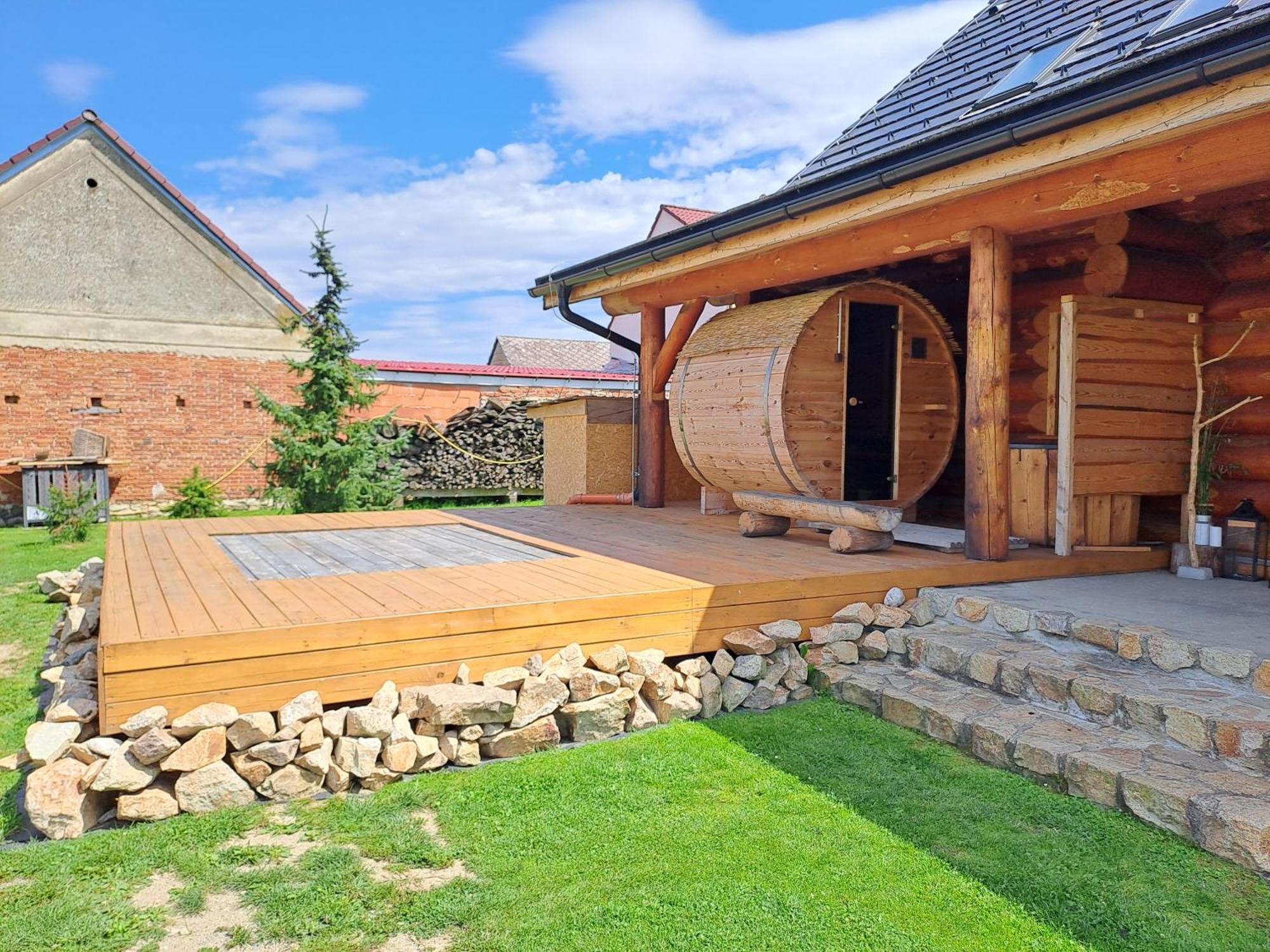 Wellness Srub U Holubu Villa Malsice Bagian luar foto