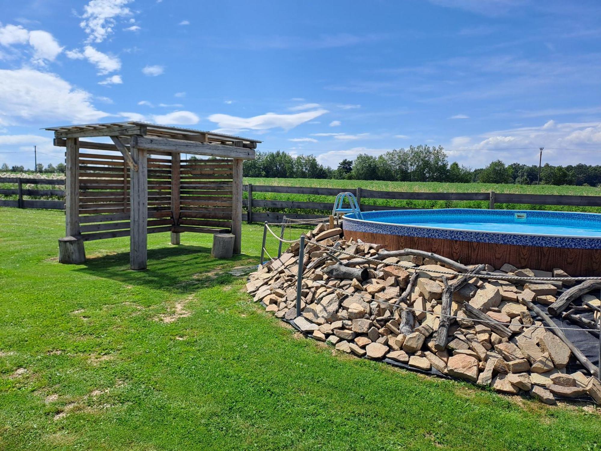 Wellness Srub U Holubu Villa Malsice Bagian luar foto