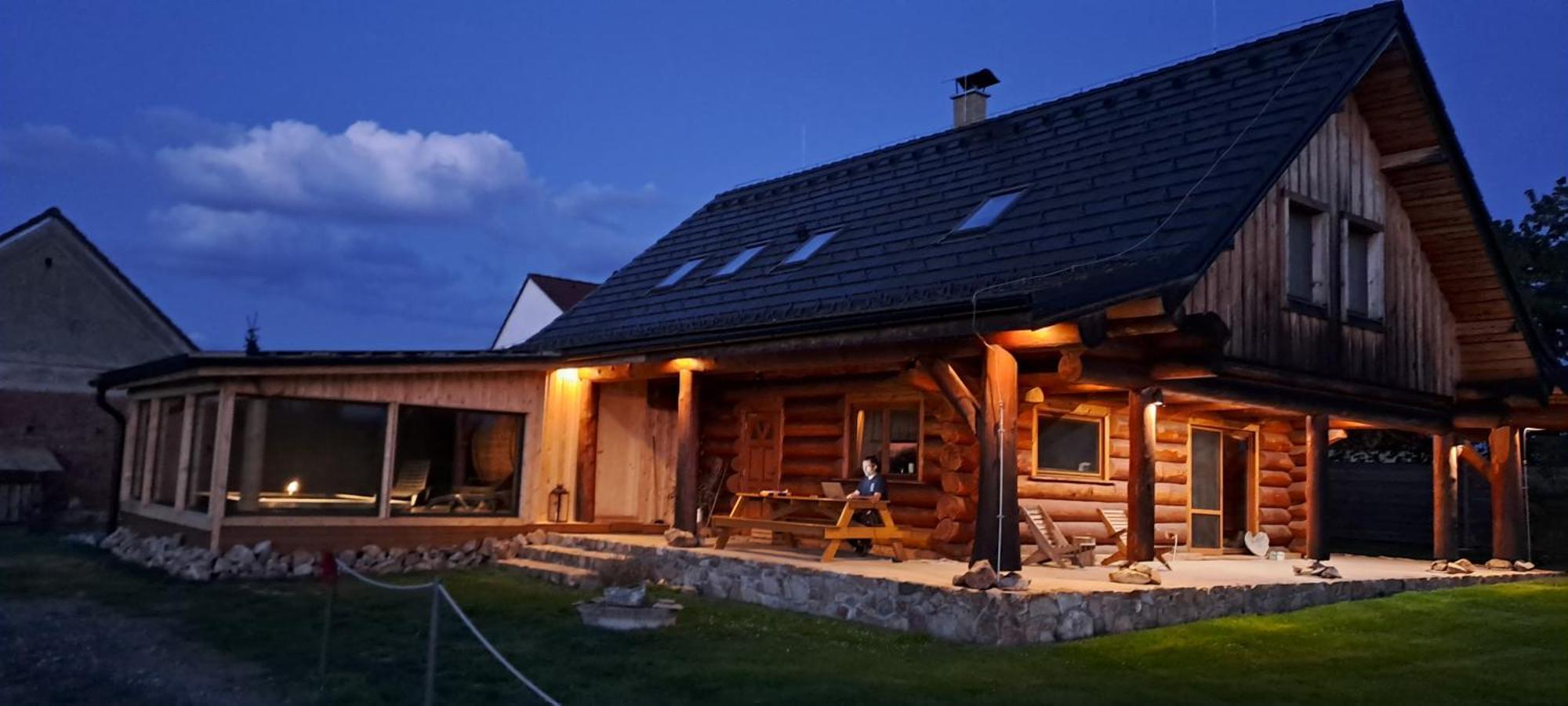 Wellness Srub U Holubu Villa Malsice Bagian luar foto